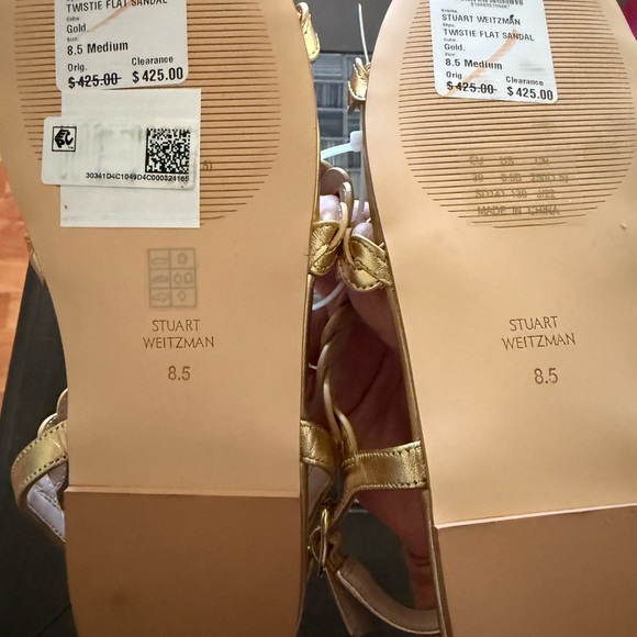 STUART WEITZMAN
Gold Twistie Flat Sandals- Luxury - Picture 6 of 6